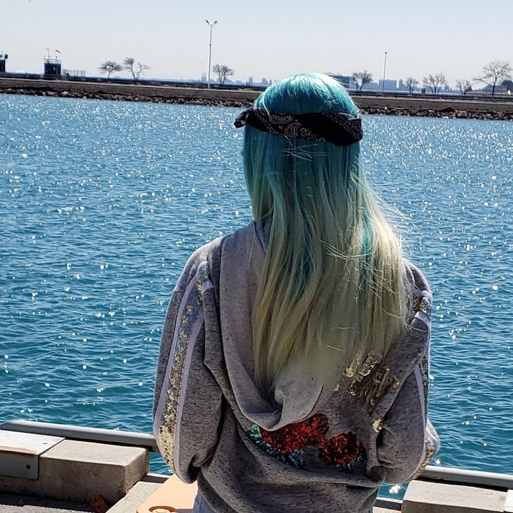 Meet your Posher, Dallis